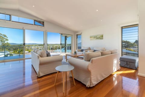 Patio, Day, Natural landscape, View (from property/room), Balcony/Terrace, Living room, Seating area