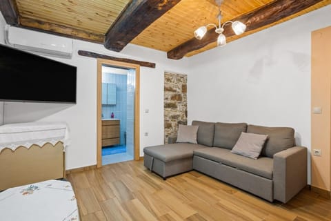 Maria's House with View in Kambos House in Crete