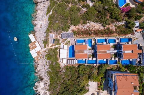 Property building, Natural landscape, Beach, Seasons