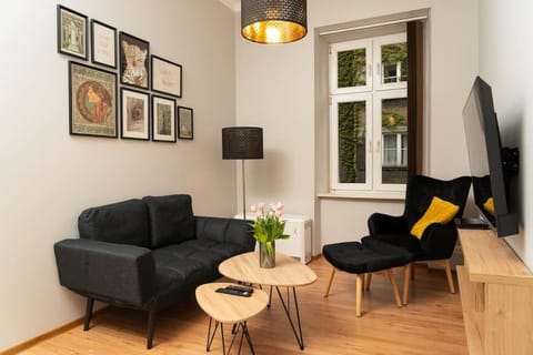 TV and multimedia, Seating area