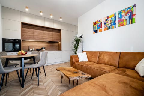 Kitchen or kitchenette, Living room, Seating area, Dining area, pet friendly