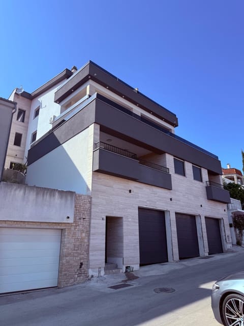 Apartmani Srdarović 3 Apartment in Šibenik-Knin County, Croatia