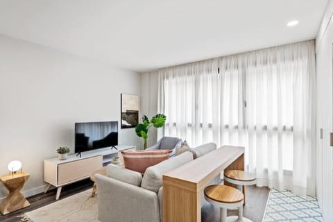 TV and multimedia, Living room, Seating area, Evening entertainment