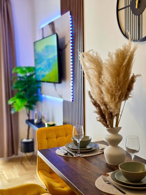 TV and multimedia, Dining area