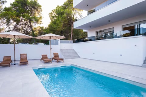 Pool view, Swimming pool