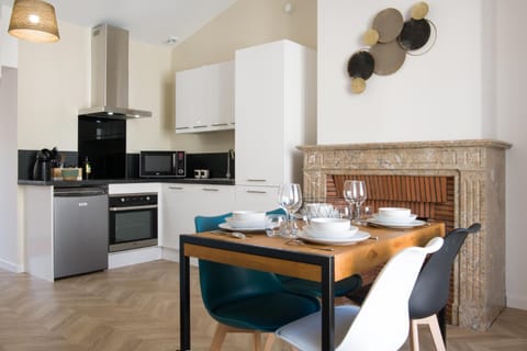 Coffee/tea facilities, Kitchen or kitchenette, Dining area, minibar, pet friendly, stove, toaster