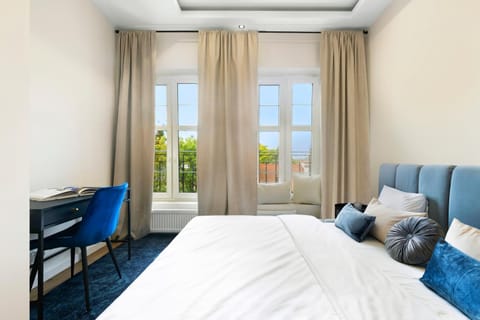 Bed, View (from property/room), Bedroom, hair dresser