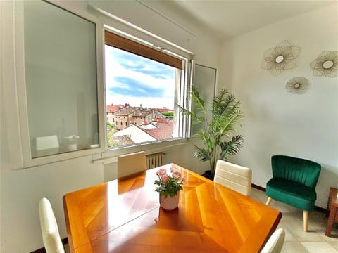 BELLAVISTA , Bright and Stylish Two Bedroom Apartment in the Historic Center Apartment in Ravenna