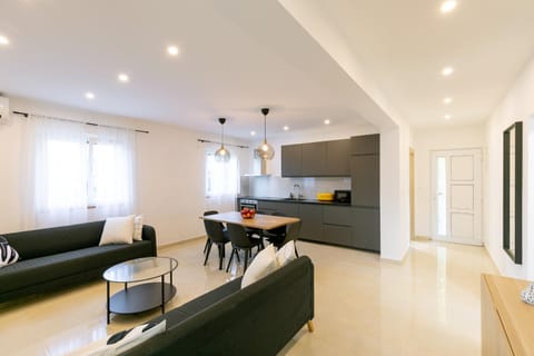 Apartment near the beach- Zen 2 Apartment in Dubrovnik-Neretva County