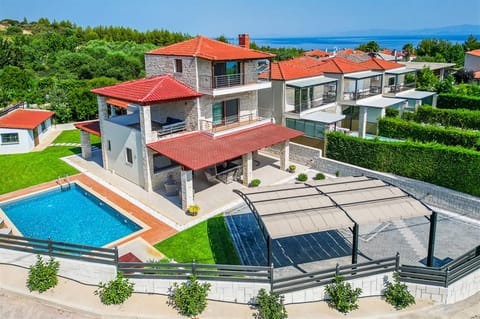 Property building, Day, Bird's eye view, Pool view, Sea view, Swimming pool