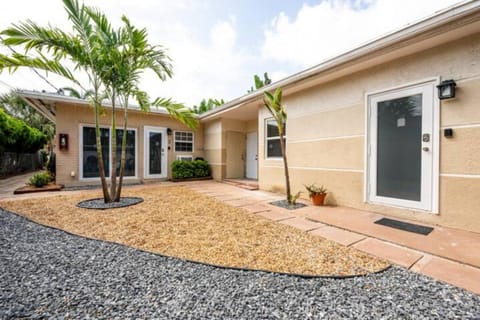 Ocean Flats 2 - Lauderdale-by-the-Sea Apartment in Lauderdale-by-the-Sea