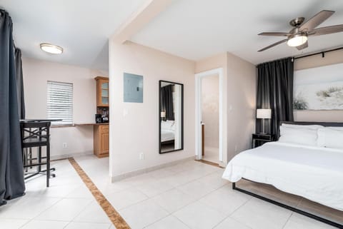 Ocean Flats 2 - Lauderdale-by-the-Sea Apartment in Lauderdale-by-the-Sea