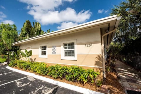 Ocean Flats 3 - Lauderdale-by-the-Sea Apartment in Lauderdale-by-the-Sea