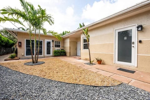 Ocean Flats 3 - Lauderdale-by-the-Sea Apartment in Lauderdale-by-the-Sea