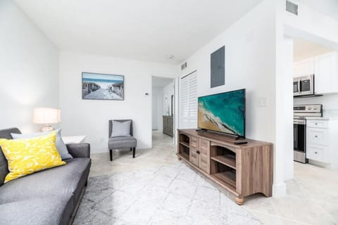 Heart Of Wilton 1 Recently Remodeled Apartment in Wilton Manors