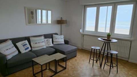 Living room, Dining area, Sea view