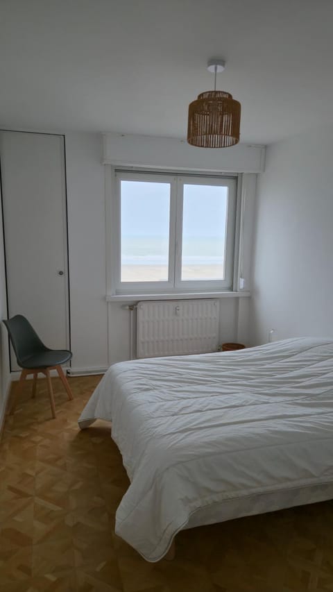 Bed, Photo of the whole room, Bedroom, Sea view