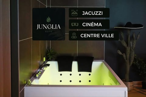 Junglia Suite - Spa & Ciné Apartment in Bourgogne-Franche-Comté