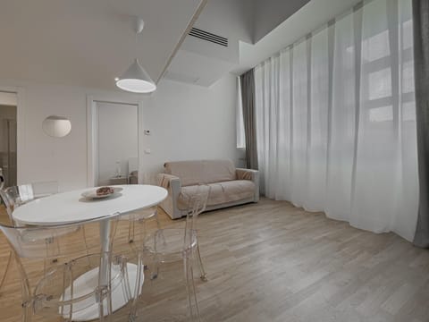 Living room, Photo of the whole room, Seating area, Dining area, Bedroom