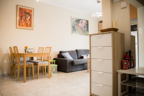 Living room, Dining area