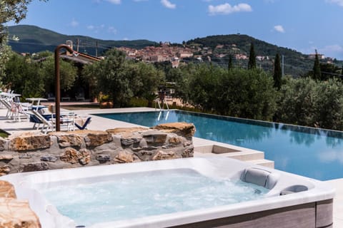 Hot Tub, Pool view, Swimming pool