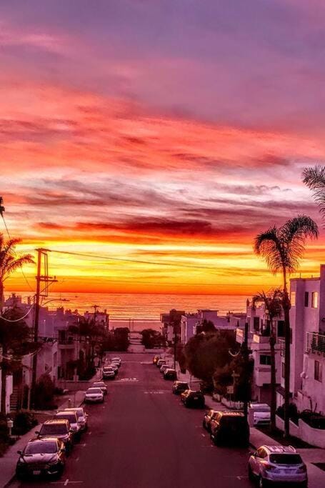 Neighbourhood, Sea view, Sunset