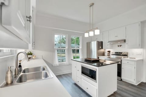 Kitchen or kitchenette, kitchen