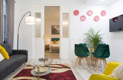Communal lounge/ TV room, TV and multimedia, Living room, Seating area