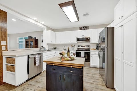 Kitchen or kitchenette, kitchen
