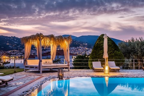 Day, Natural landscape, Mountain view, Pool view, Swimming pool, Sunrise, Sunset, sunbed