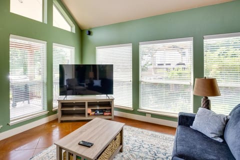 Fish and Kayak Tranquil Cedar Creek Home! House in Tool