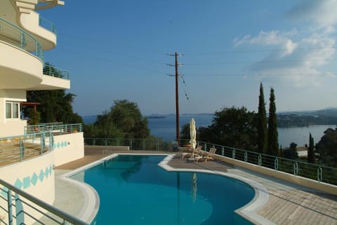 Day, Natural landscape, View (from property/room), Balcony/Terrace, Pool view, Sea view, Swimming pool