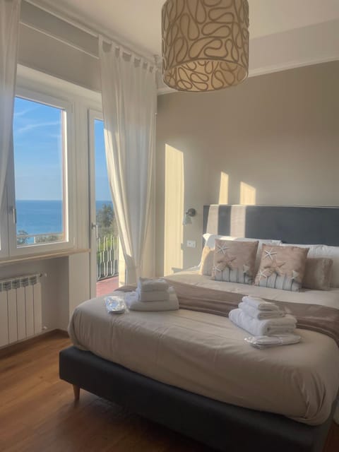 Bed, Photo of the whole room, Bedroom, Sea view