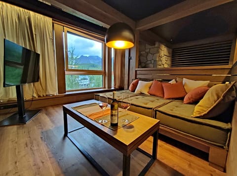 Living room, Mountain view