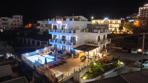 Property building, Swimming pool