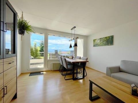 View (from property/room), Living room, Dining area, Food
