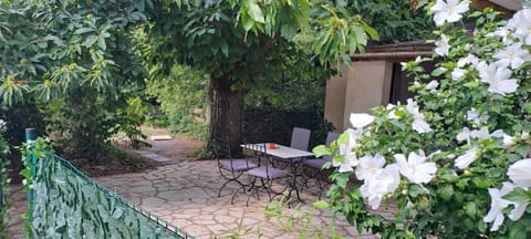 TourTour in the Loire Valley poolside Chalet Chalet in Tours