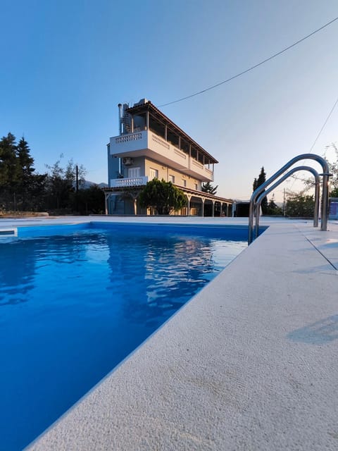 Property building, Day, Pool view, Swimming pool