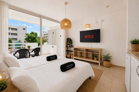 Bed, TV and multimedia