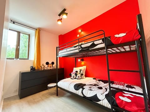 Photo of the whole room, Bedroom, bunk bed