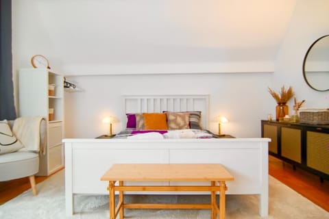 Bed, Photo of the whole room, Bedroom