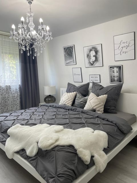 Luxus Apartment am Fremersberg - zentral - mit Sauna & Badewanne Apartment in Baden-Baden