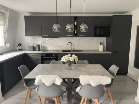 Luxus Apartment am Fremersberg - zentral - mit Sauna & Badewanne Apartment in Baden-Baden