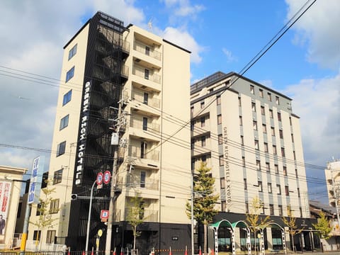 Property building, Day, Location