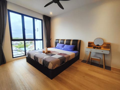 Bed, Photo of the whole room, Seating area, Bedroom, fireplace