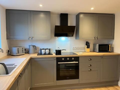 Kitchen or kitchenette, dishwasher, minibar, pet friendly, stove, toaster