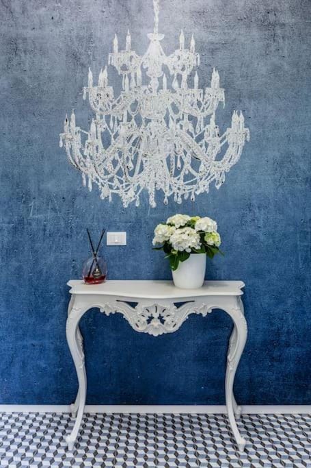 Facade/entrance, Decorative detail