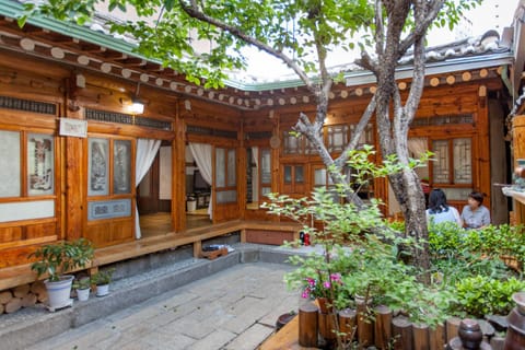 Property building, Spring, Day, Garden, Garden, Garden view