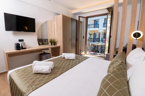 Bed, TV and multimedia, Photo of the whole room, Bedroom, towels, wardrobe