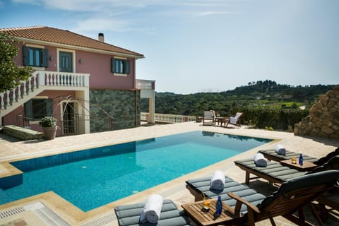 Day, Swimming pool